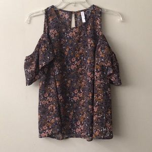 🌸Floral Off-the-Shoulder Top🌸